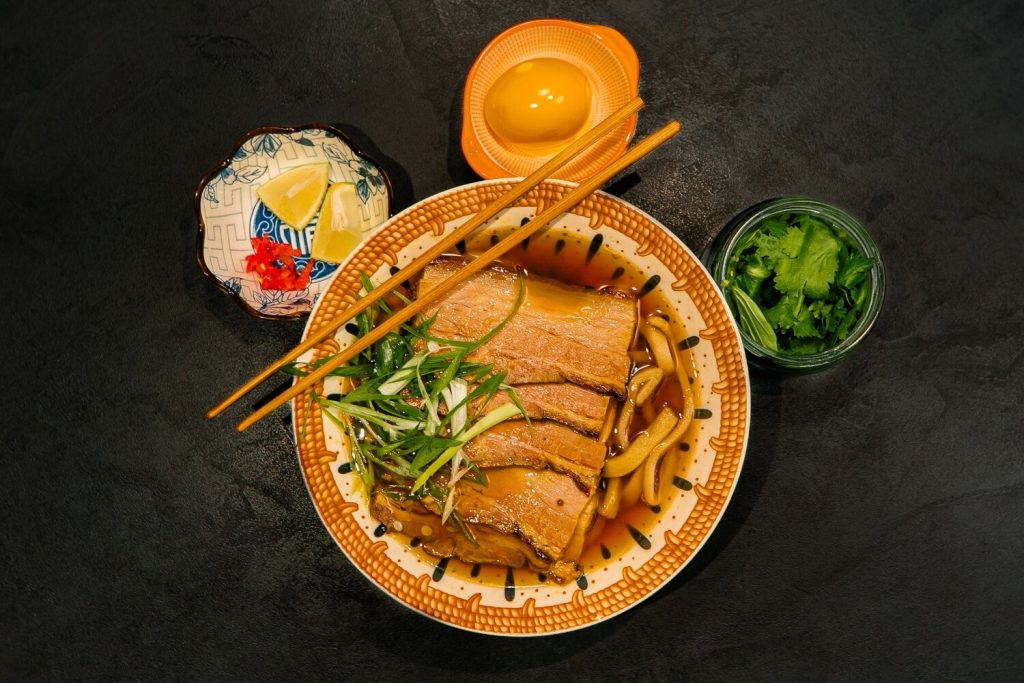 Vietnámi gulyás - Savanyított tojás + sült császár