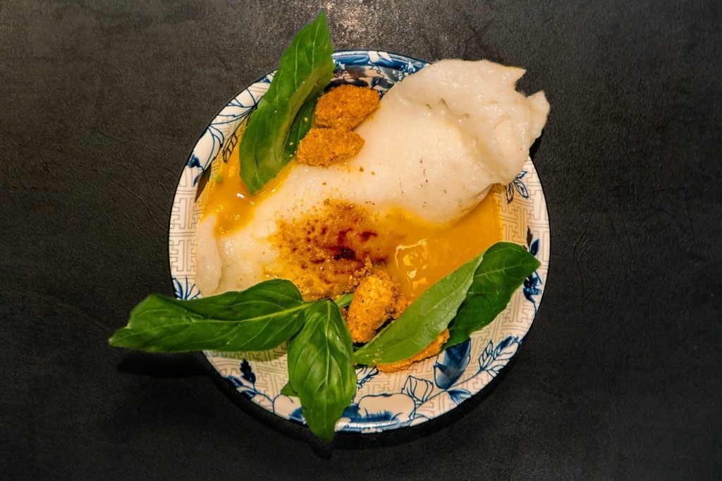 Bánh Cuốn palacsinta, túró, fermentált citrom, mangópüré