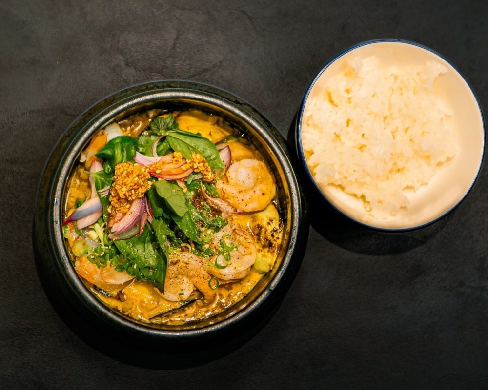 Curry, garnéla, spárga, vajtök, portobello, sushi rizs