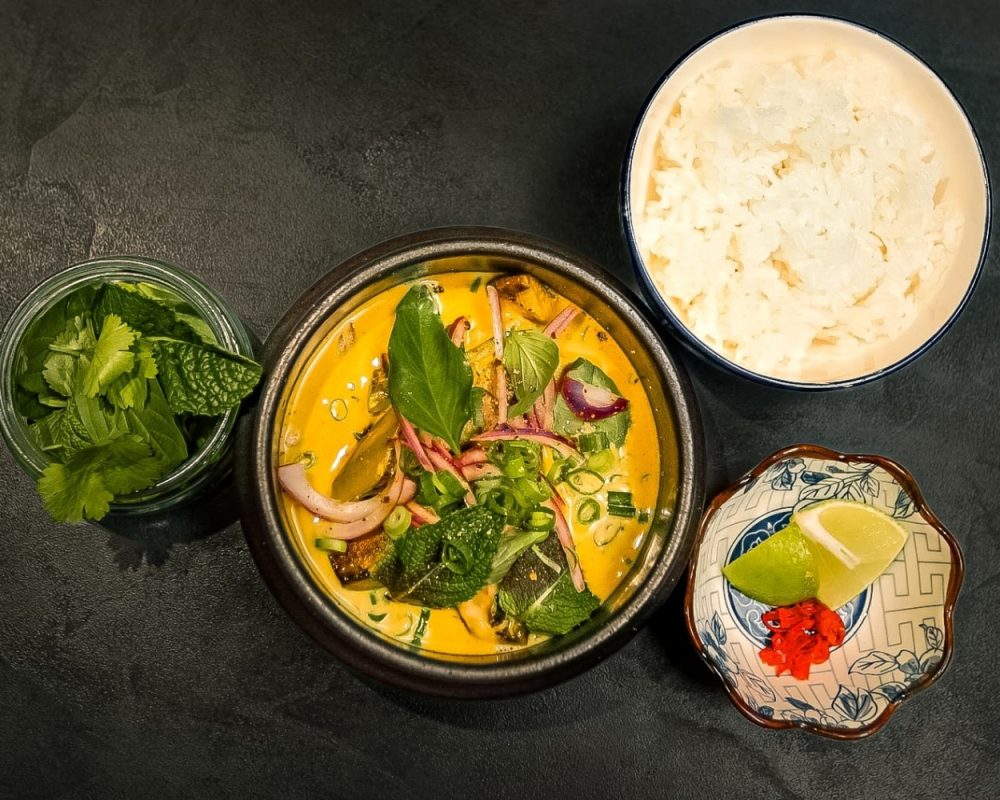 Curry, shiitake gomba, spárga, vajtök, portobello, sushi rizs